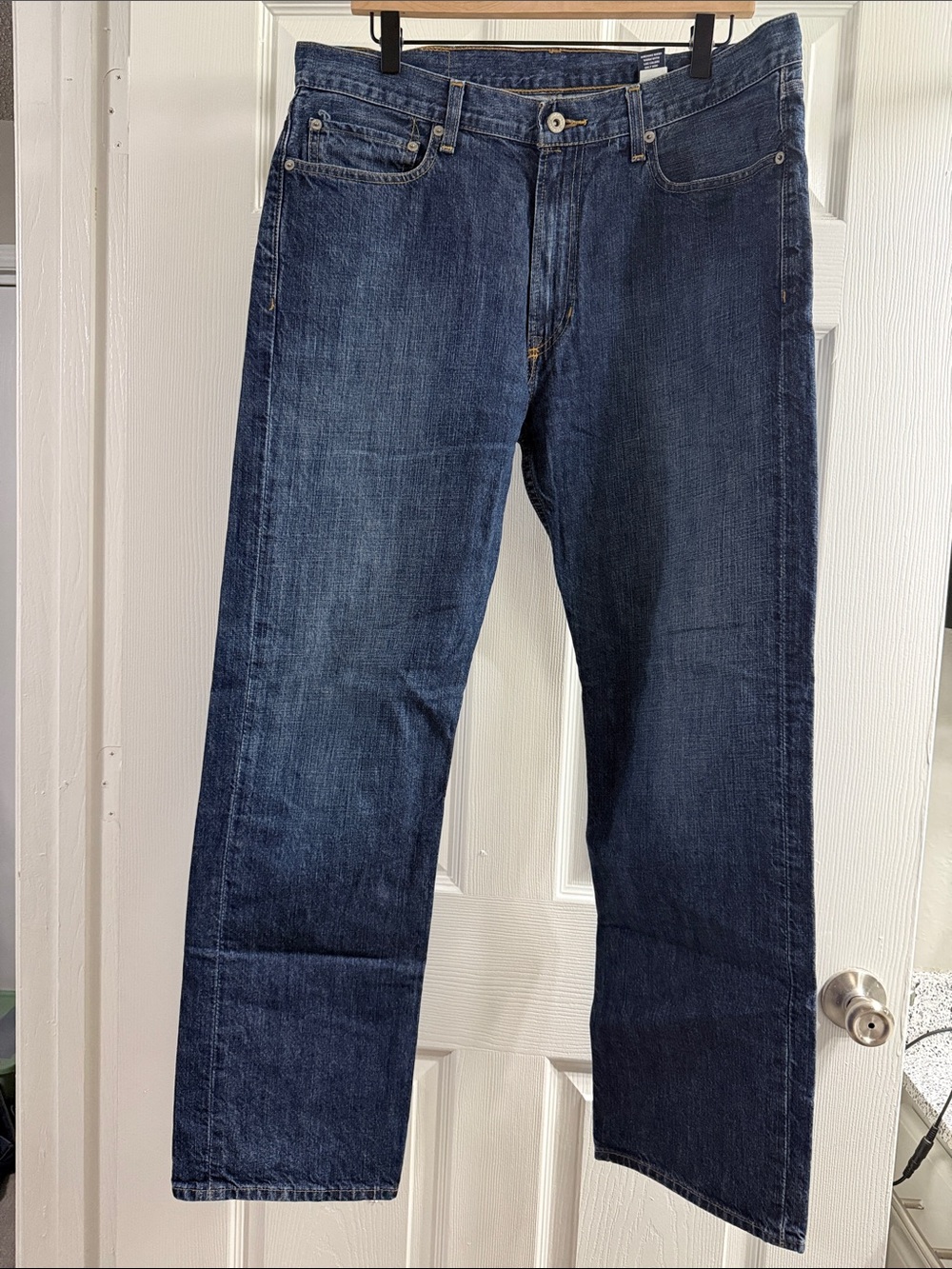 Daniel Cremieux Men's Straight Jeans in Dark Blue Wash